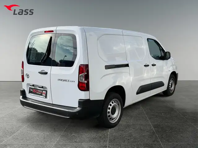 Toyota Proace City view 6