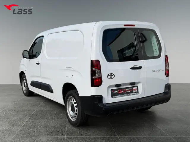 Toyota Proace City view 4