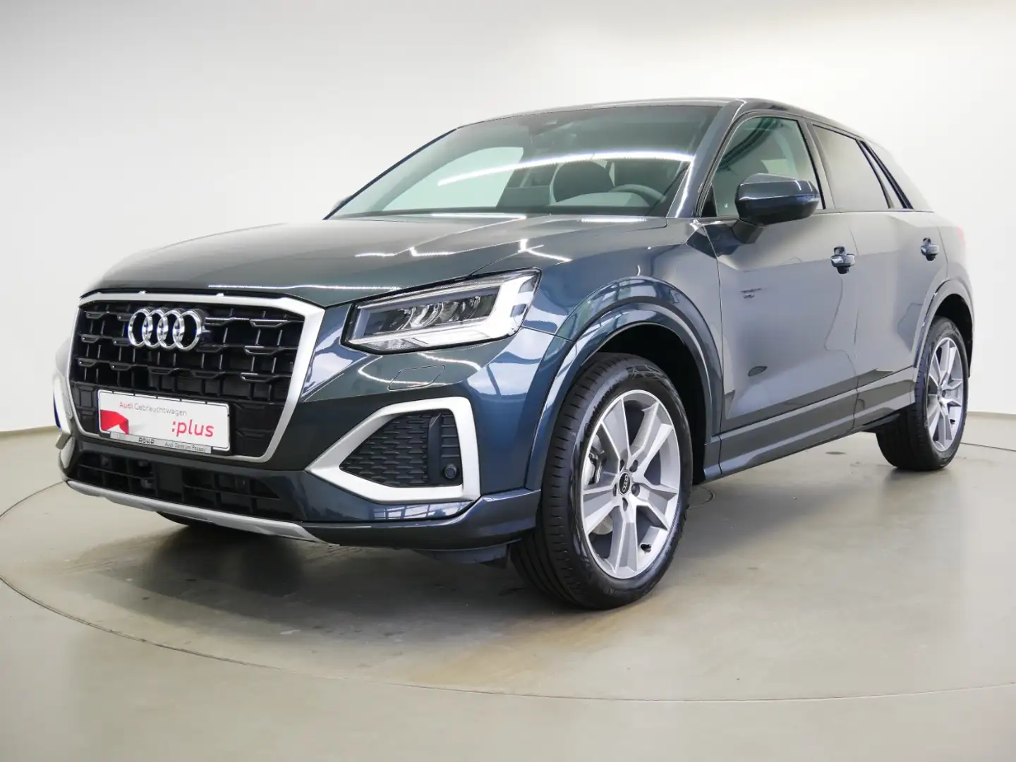 Audi Q2 30 TFSI advanced LED AHK virt. Cock.+ DAB Grau - 2
