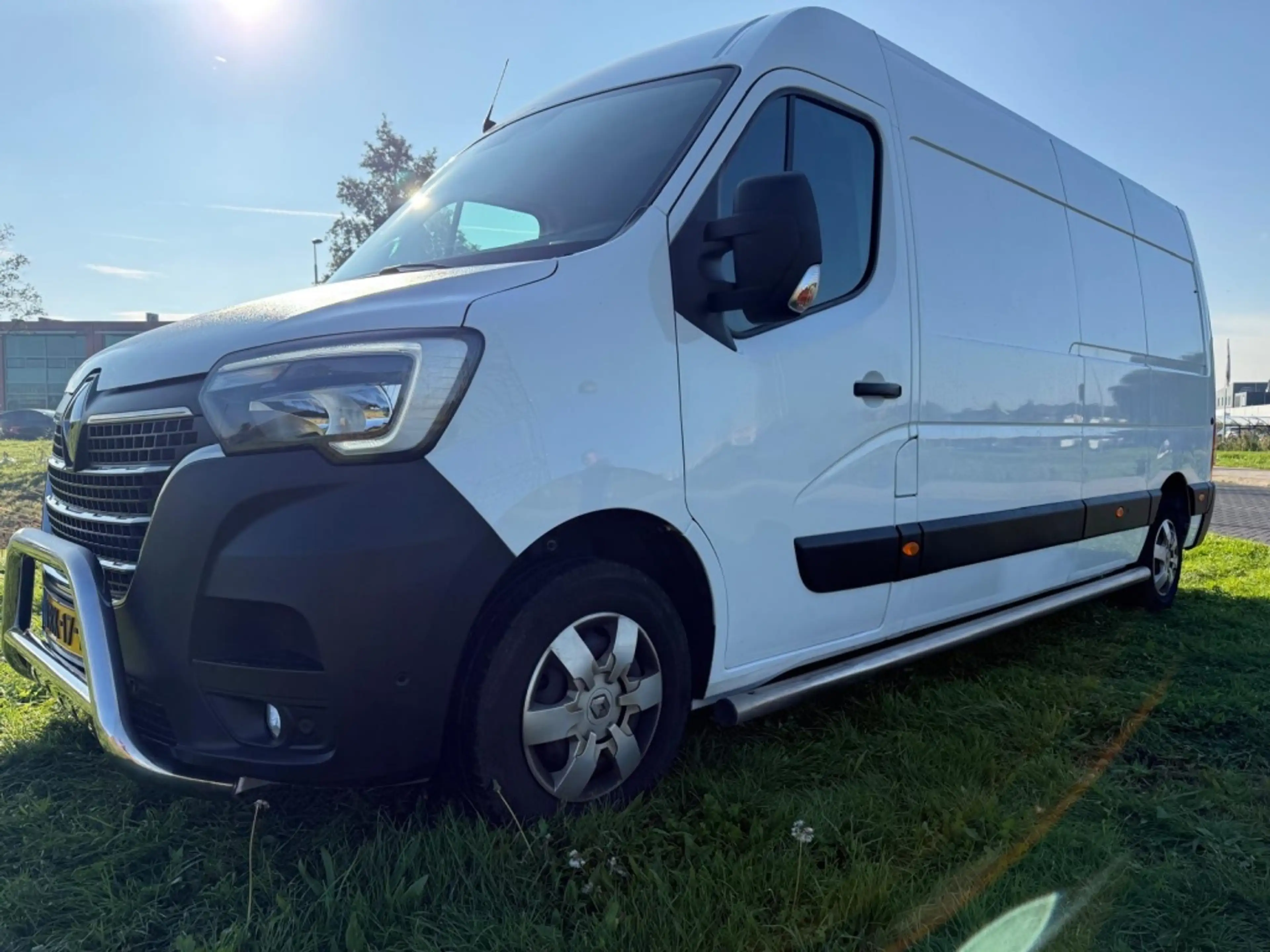 Renault Master T35 2.3dCi L3H2 W.E. — photo 9
