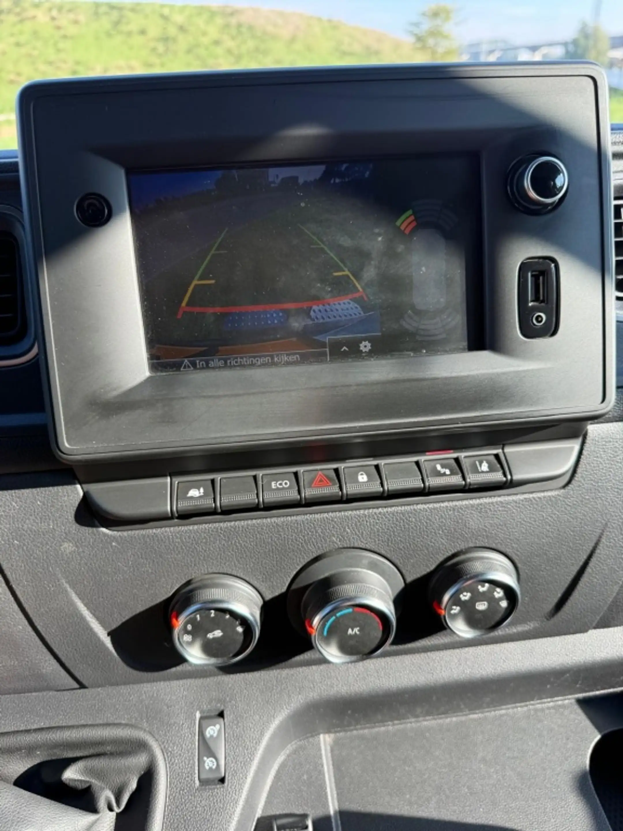Renault Master T35 2.3dCi L3H2 W.E. — photo 12