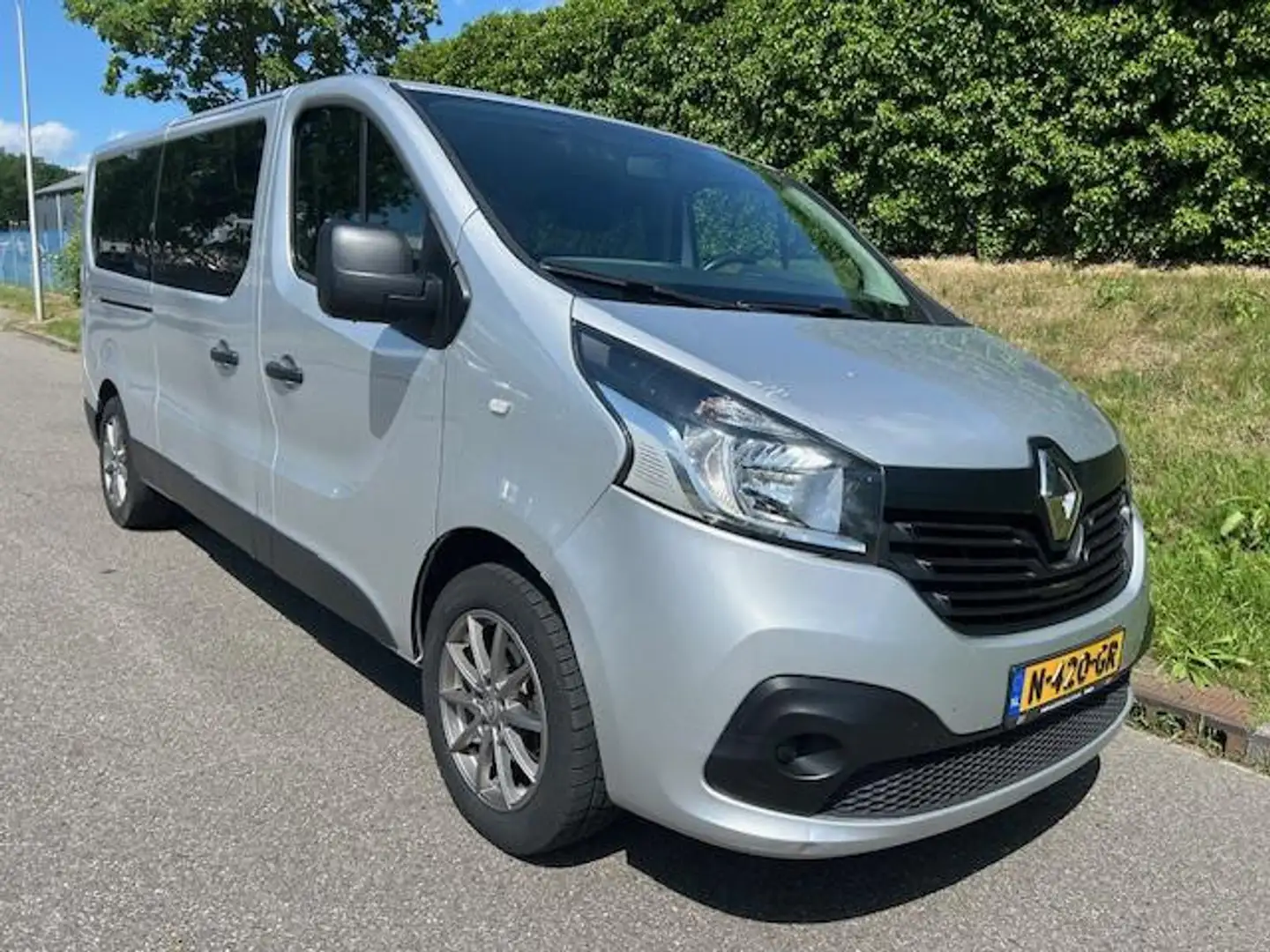 Renault Trafic Passenger 1.6 dCi - 8 Persoons bus - Airco - Navi Gris - 1