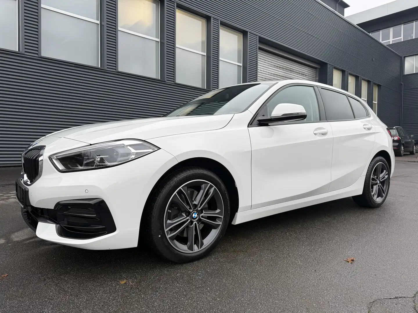BMW 118 Sport Line1Hand Navi Prof Apple Carplay LED 17 Zol Weiß - 1