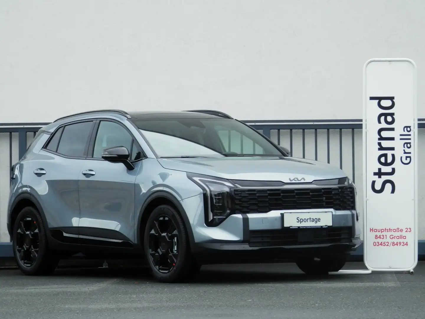 Kia Sportage 1,6 TGDI Black Edition DCT & Panorama SD Silber - 1