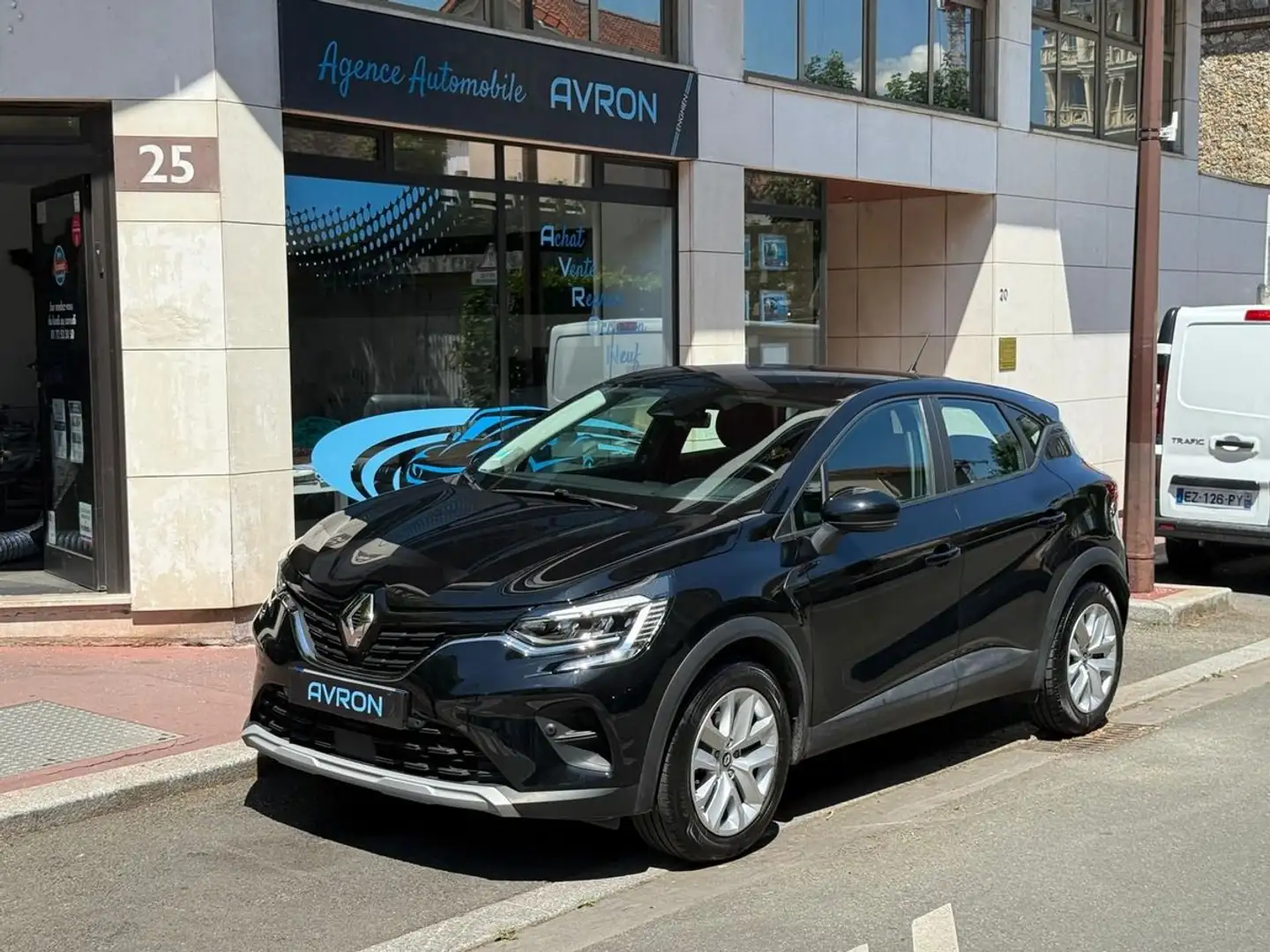Renault Captur II 1.6 E-TECH HYBRIDE 145 BUSINESS 21 Noir - 1