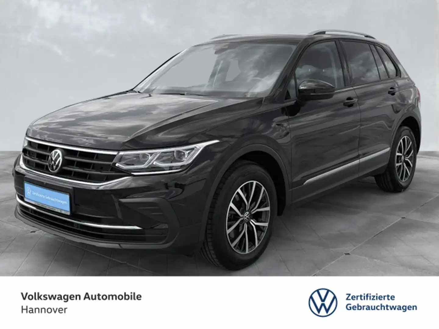 Volkswagen Tiguan 1.5 TSI Life Navi AHK STHZG LED HUD DigCo Zwart - 1