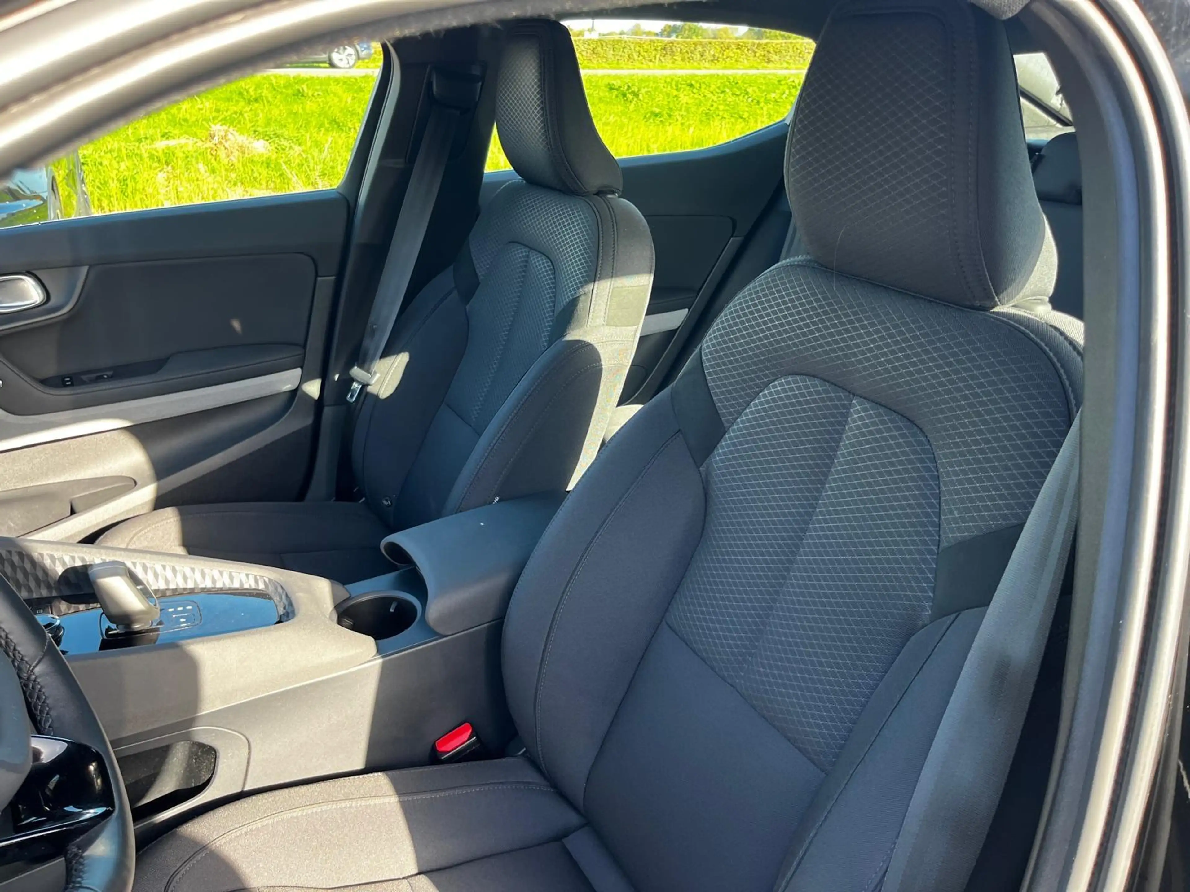 Polestar 2 Standard Range Single Motor 63kWh — photo 15