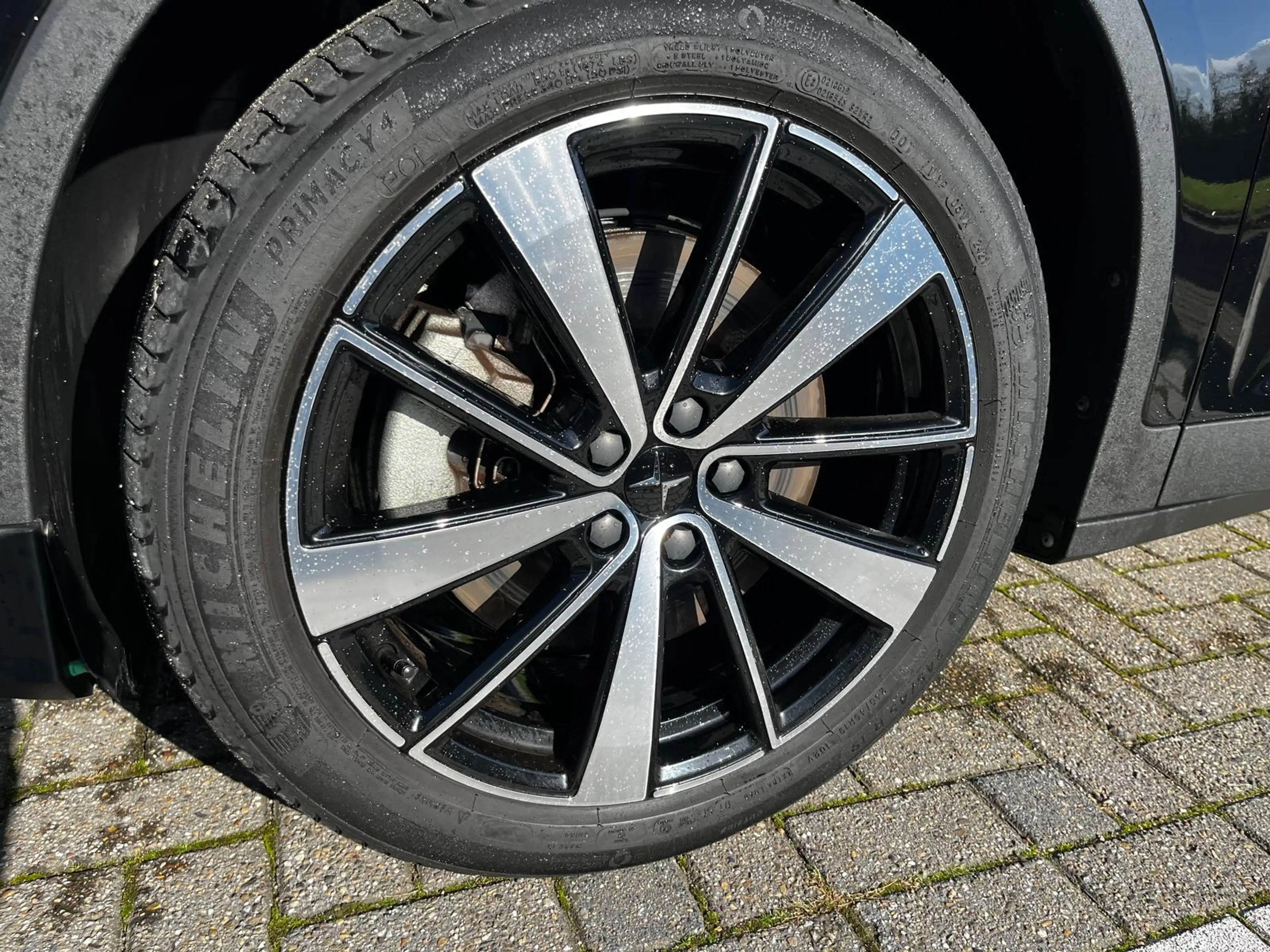 Polestar 2 Standard Range Single Motor 63kWh — photo 10