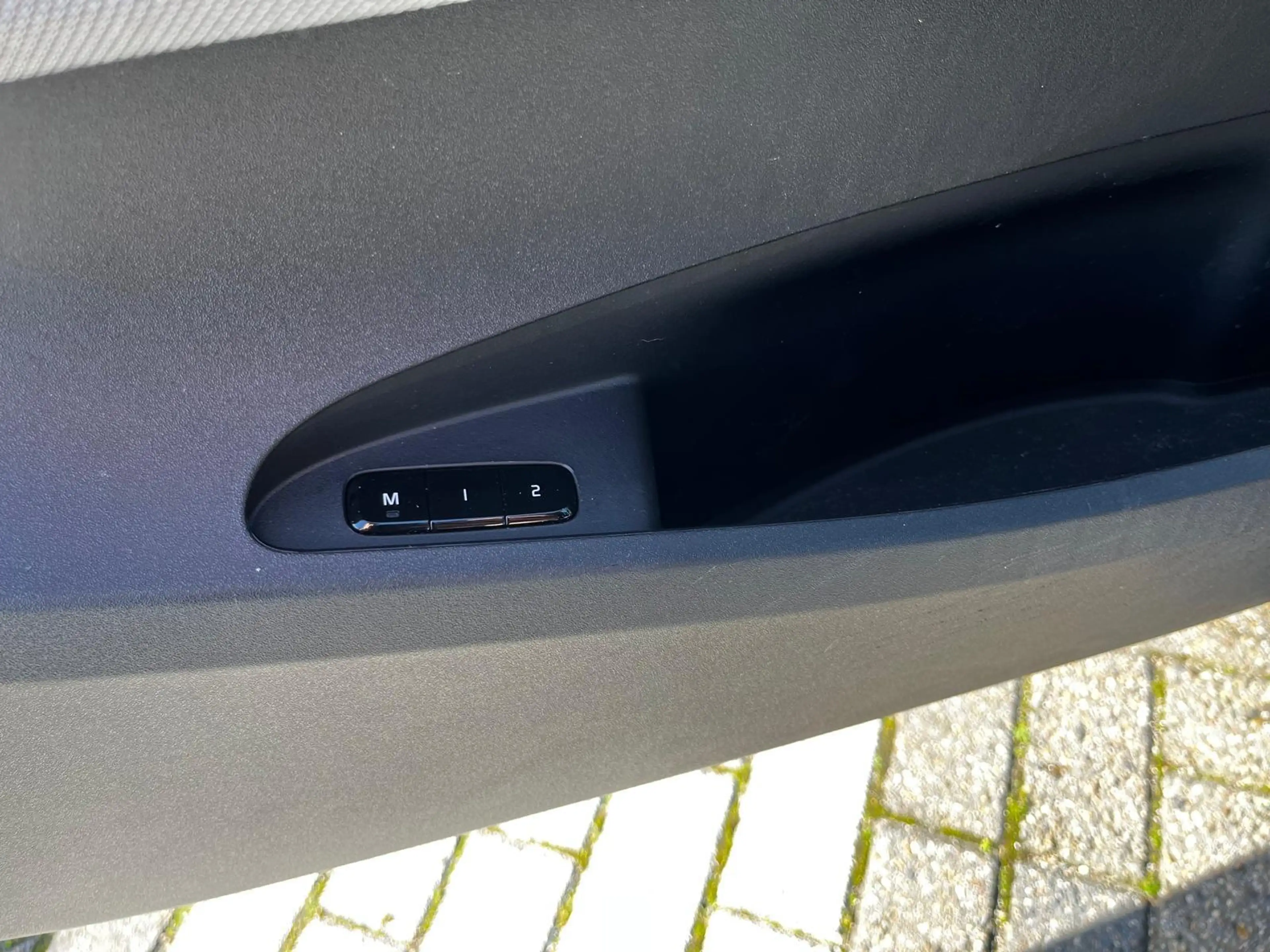 Polestar 2 Standard Range Single Motor 63kWh — photo 13