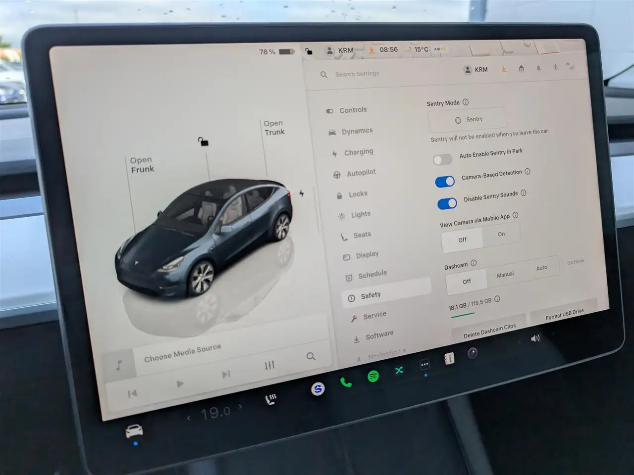 Tesla Model Y снимка Tesla Model Y