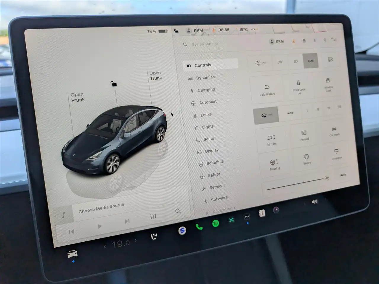 Tesla Model Y снимка Tesla Model Y