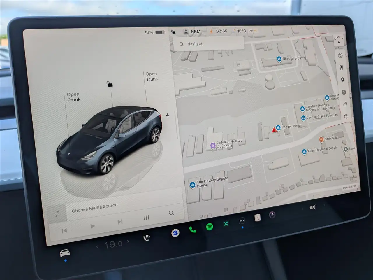 Tesla Model Y снимка Tesla Model Y