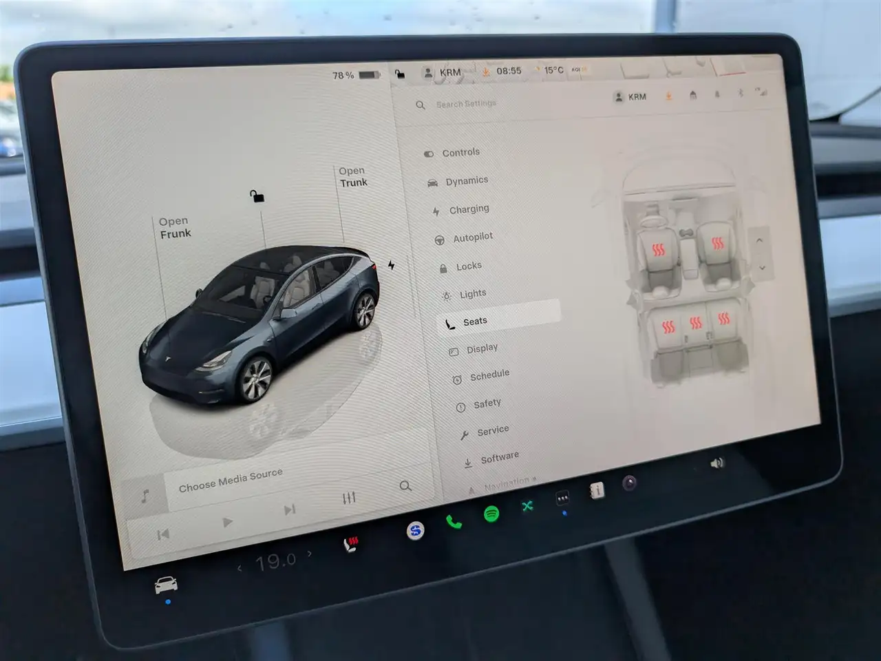 Tesla Model Y снимка Tesla Model Y