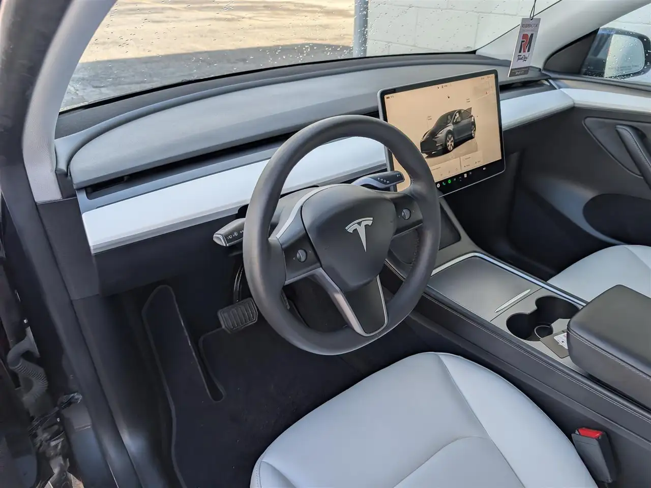 Tesla Model Y снимка Tesla Model Y