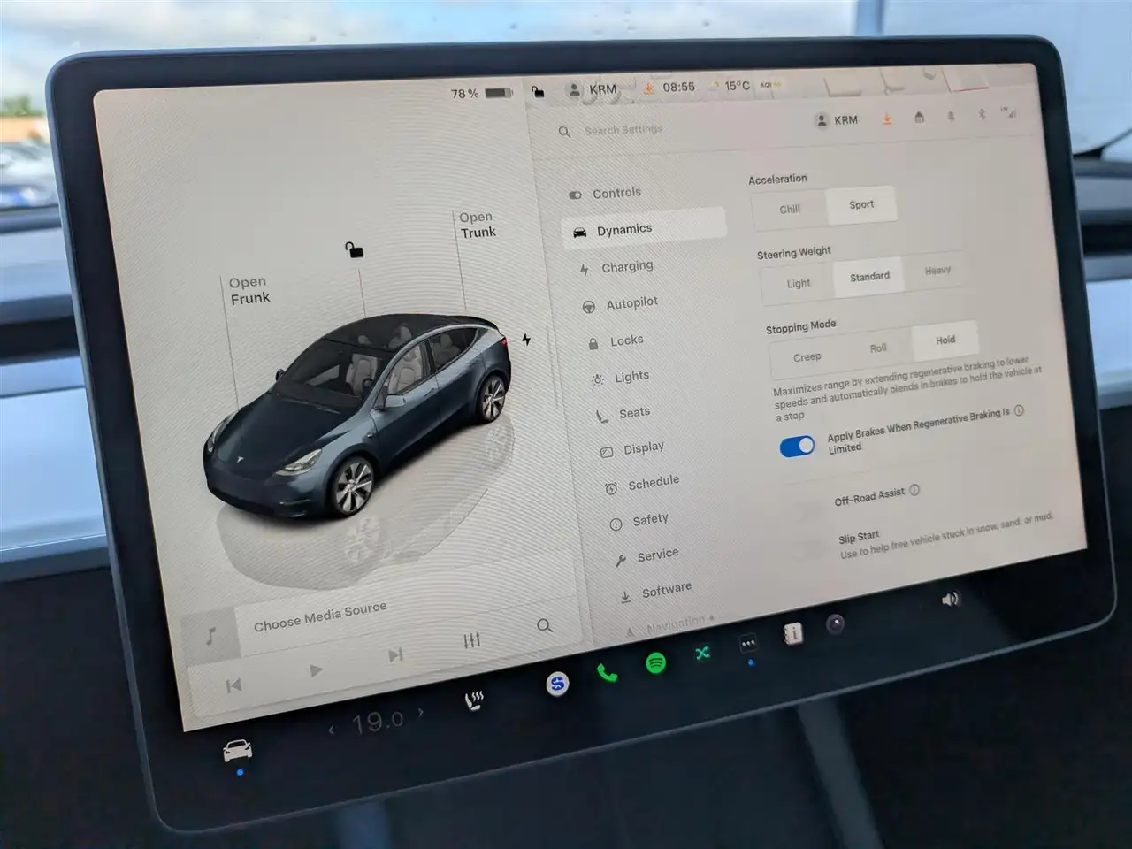 Tesla Model Y снимка Tesla Model Y