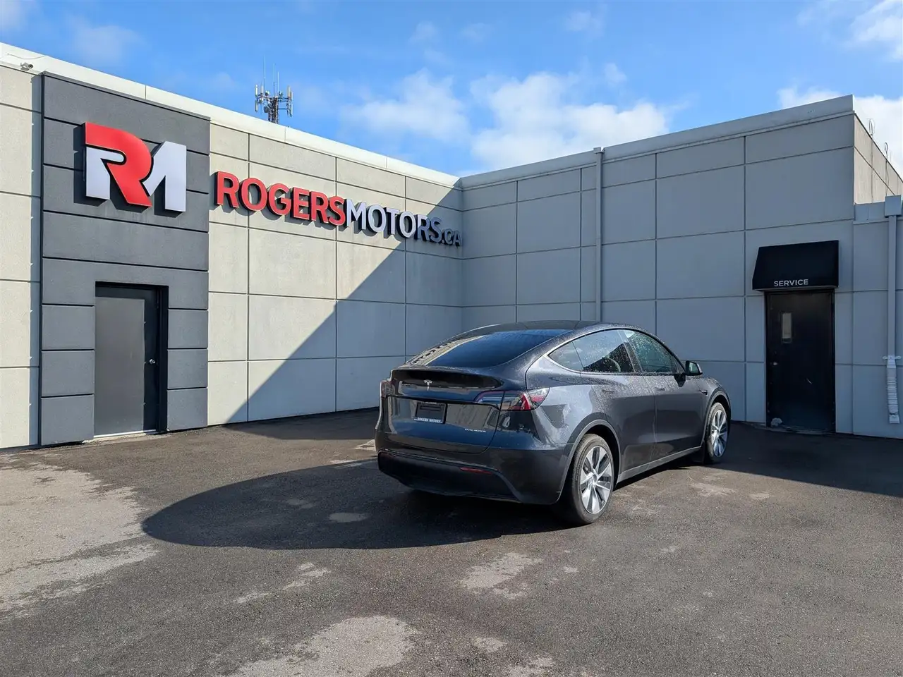 Tesla Model Y снимка Tesla Model Y