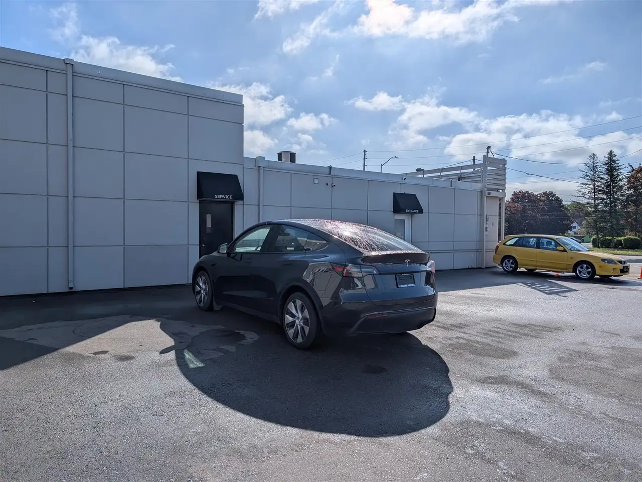 Tesla Model Y снимка Tesla Model Y