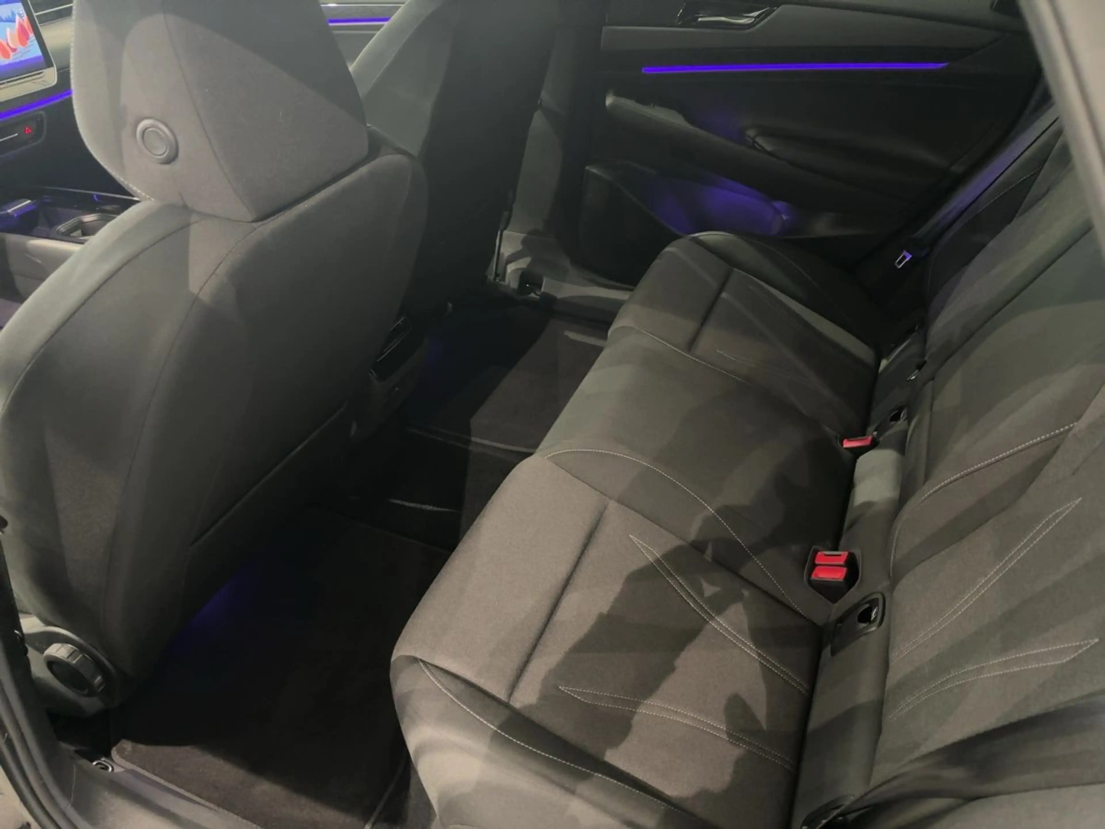 Volkswagen ID.7 Pro 210/77 Wärmepumpe Navi SHZ — photo 10