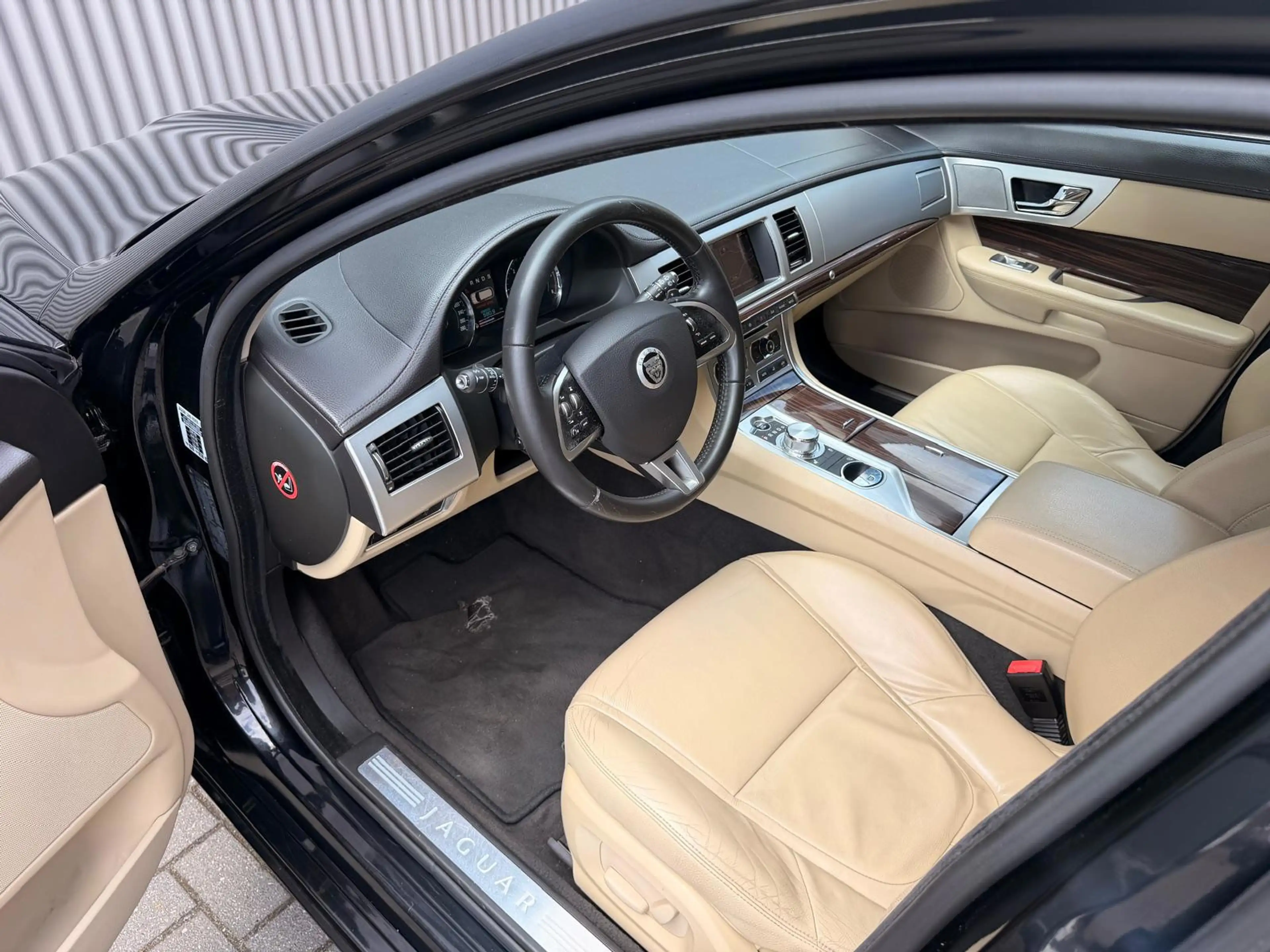 Jaguar XF Sportbrake 2.2D S 200pk|Stoelverwarming|Camera|Cru — photo 2