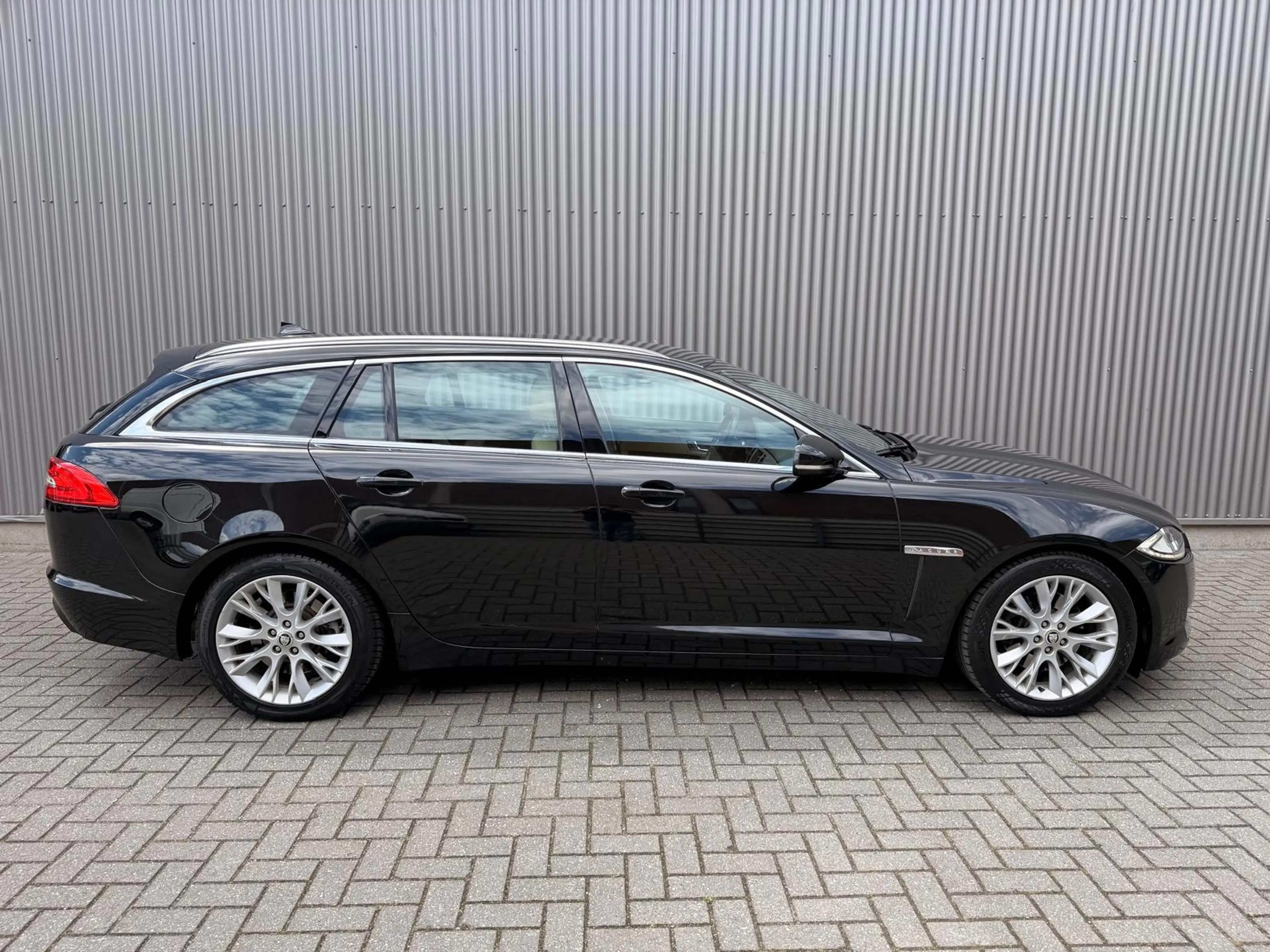 Jaguar XF Sportbrake 2.2D S 200pk|Stoelverwarming|Camera|Cru — photo 6