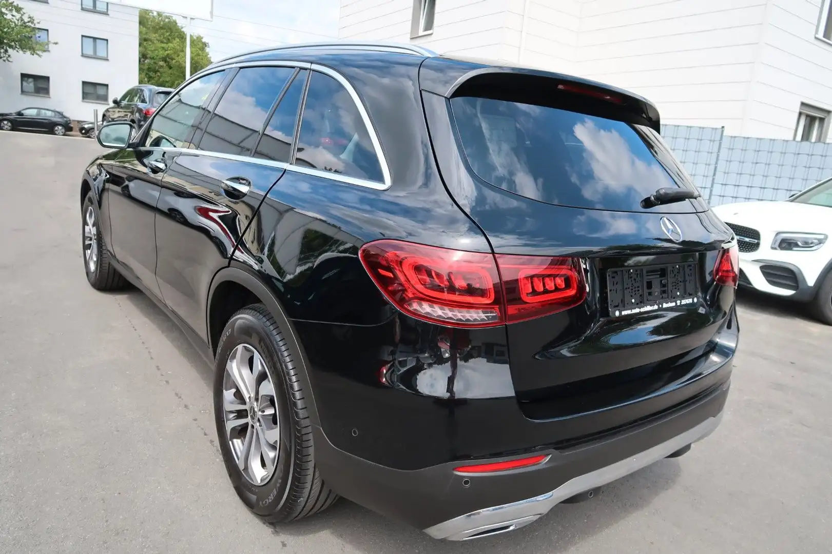 Mercedes-Benz GLC 200 d 4Matic # AHK # Schiebedach # Head Up crna - 2