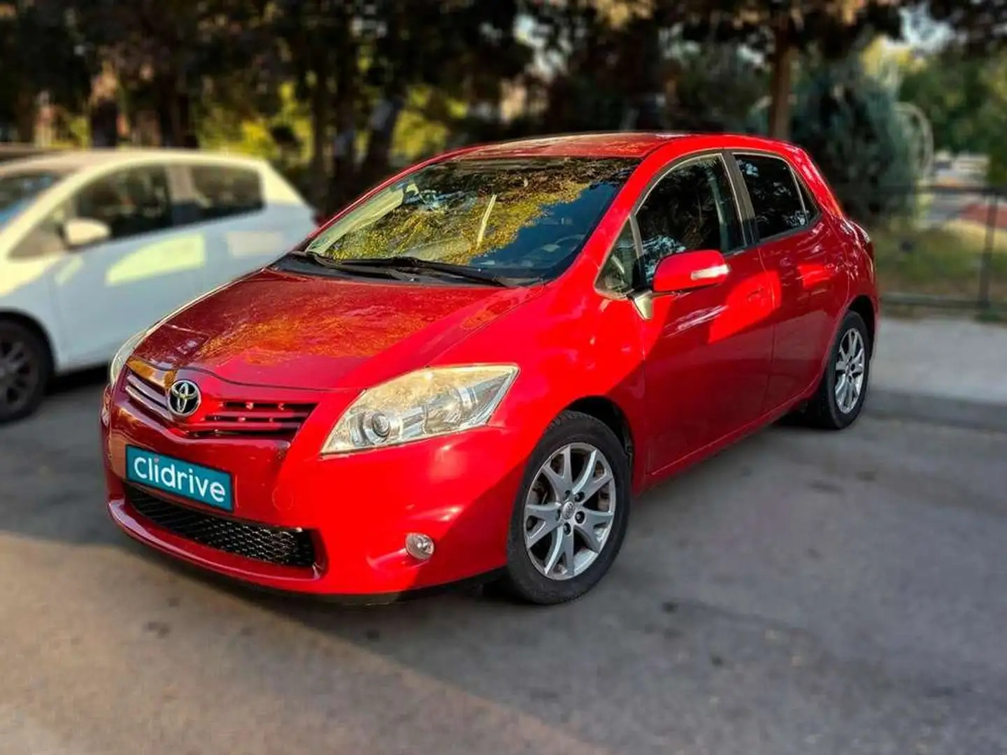Toyota Auris 130 Active Rojo - 2
