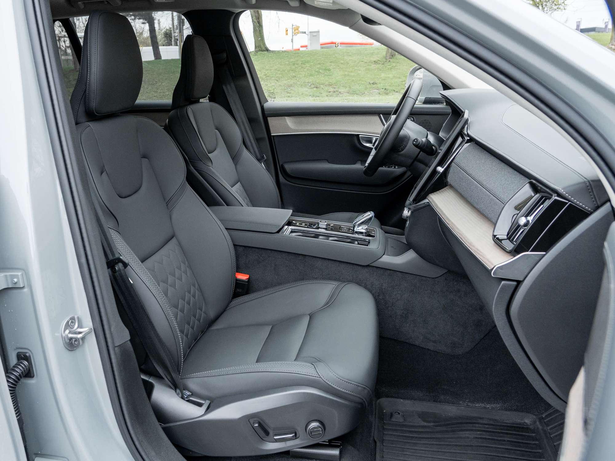 2026 Volvo XC90 B6 AWD PLUS Bright Theme |CPO RATE fr 2.99%* thumb 23