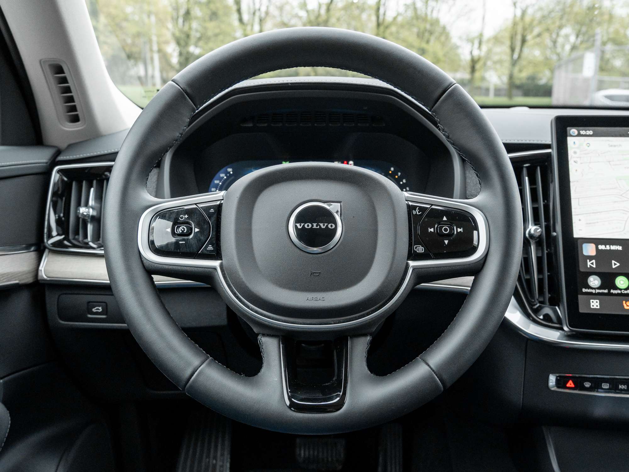 2026 Volvo XC90 B6 AWD PLUS Bright Theme |CPO RATE fr 2.99%* thumb 9