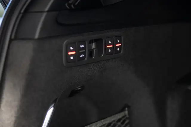 Audi Q7 view 14
