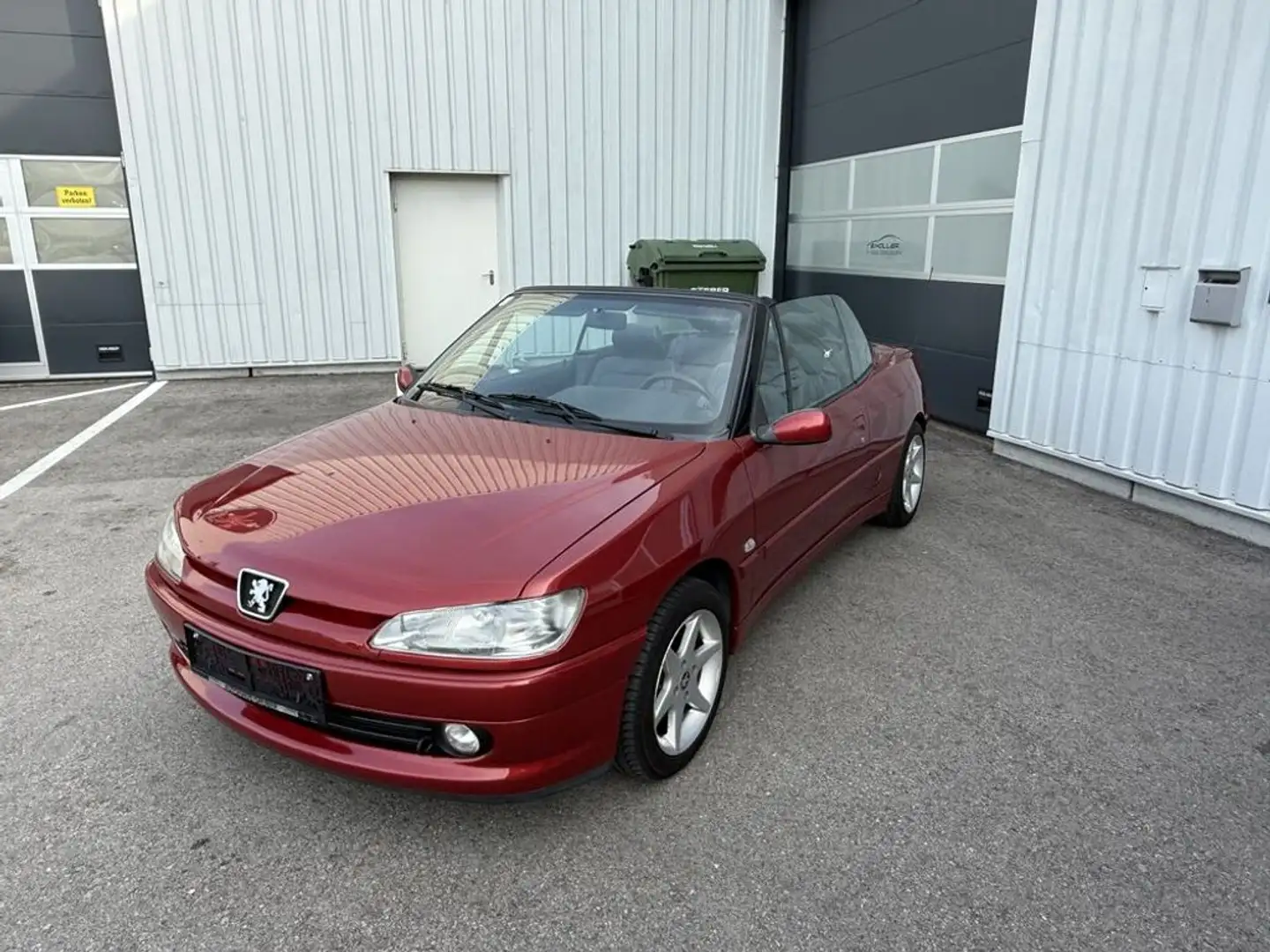 Peugeot 306 Cabrio 1,6i St. Tropez v. Pinin Farina Rood - 1