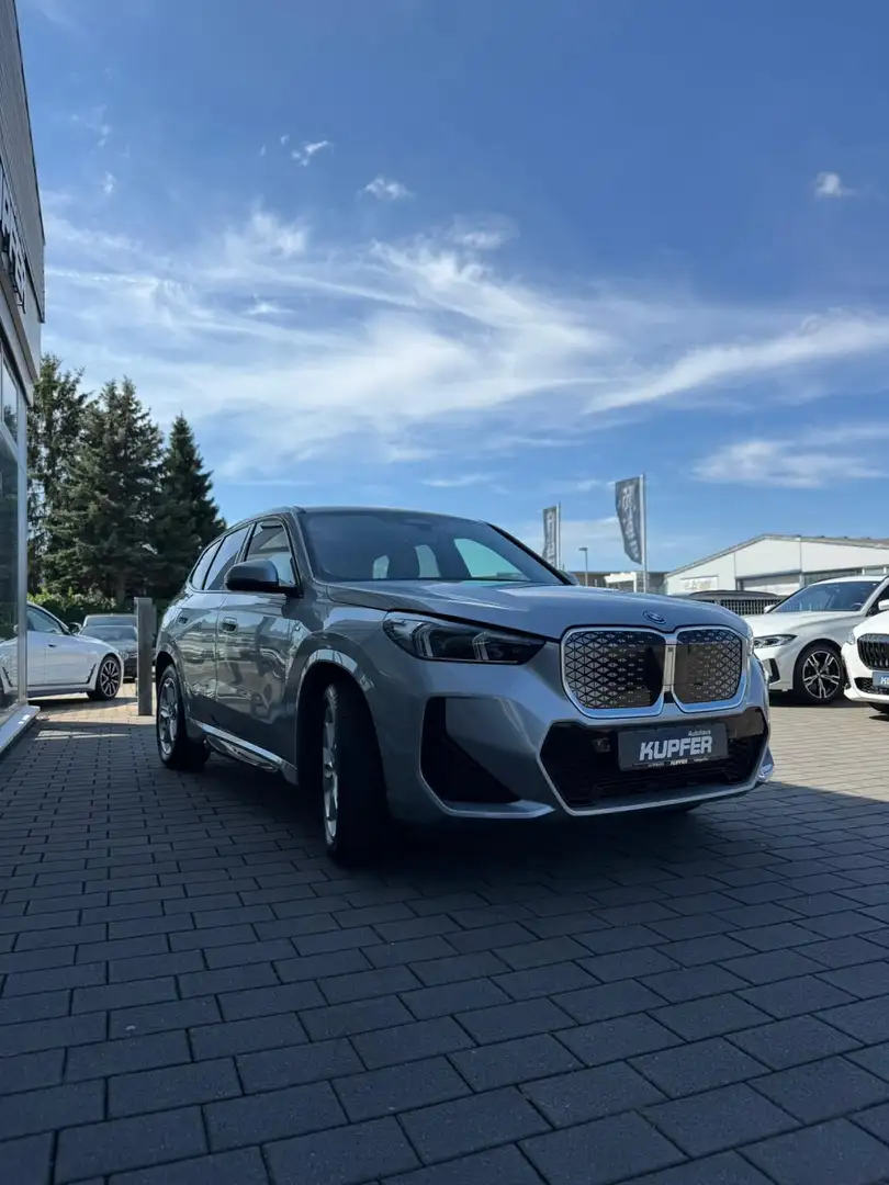 BMW X1 xDrive30 M Sportpaket ACC*Headup°Ad.LED°360° Grau - 2