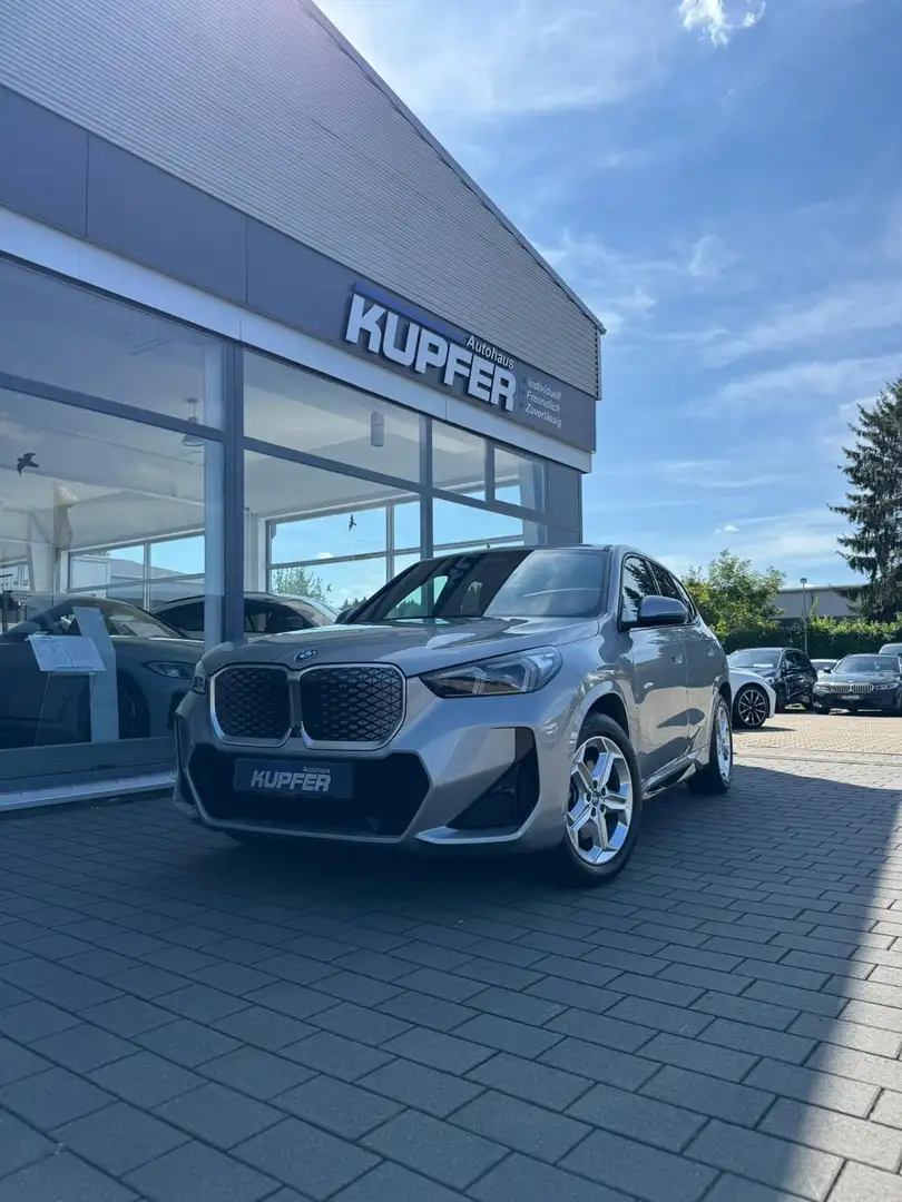 BMW X1 xDrive30 M Sportpaket ACC*Headup°Ad.LED°360° Grau - 1