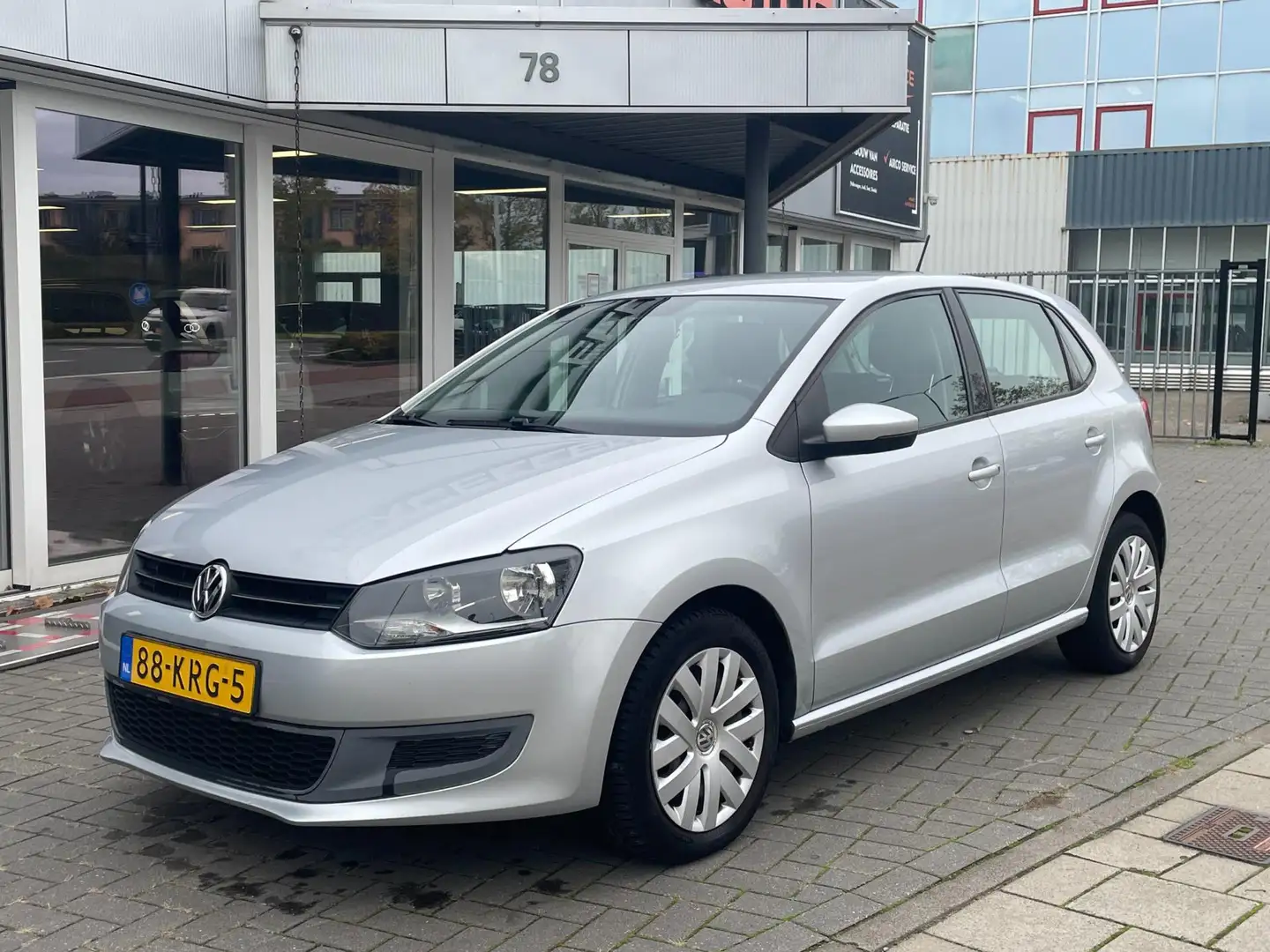 Volkswagen Polo 1.4-16V Comfortline - 5 Deurs - Airco Grau - 2