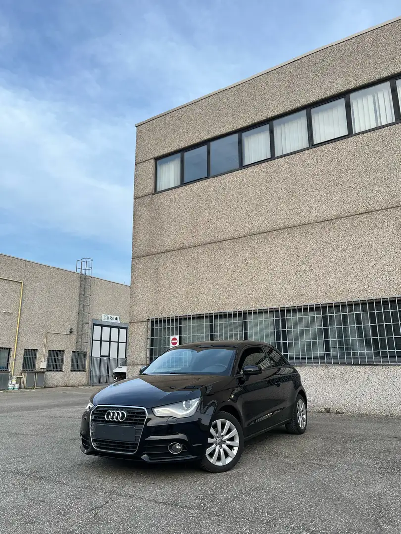 Audi A1 1.2 tfsi Attraction c/clima - 1