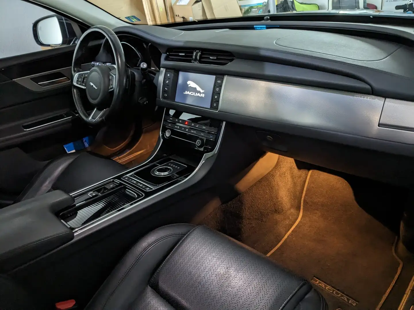 Jaguar XF XF 20d AWD Sportbrake Aut. Prestige Blau - 2