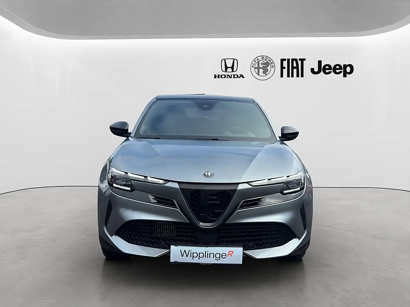Alfa Romeo Junior Ibrida Speciale 1.2 MHEV Grau - 2