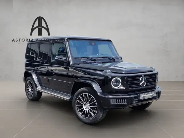 Mercedes-Benz G 500 view 3