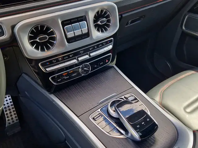 Mercedes-Benz G 500 view 6