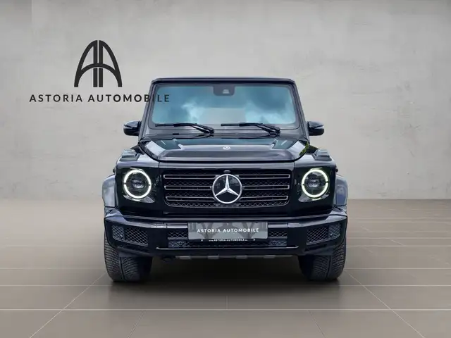 Mercedes-Benz G 500 view 2