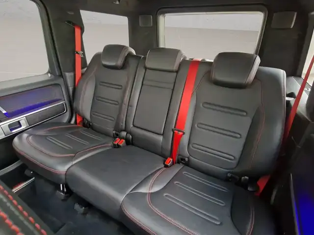 Mercedes-Benz G 500 view 13