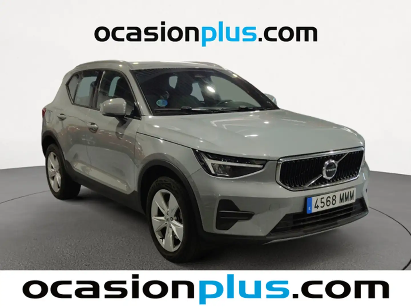 Volvo XC40 B3 Momentum Pro Aut. Gris - 2