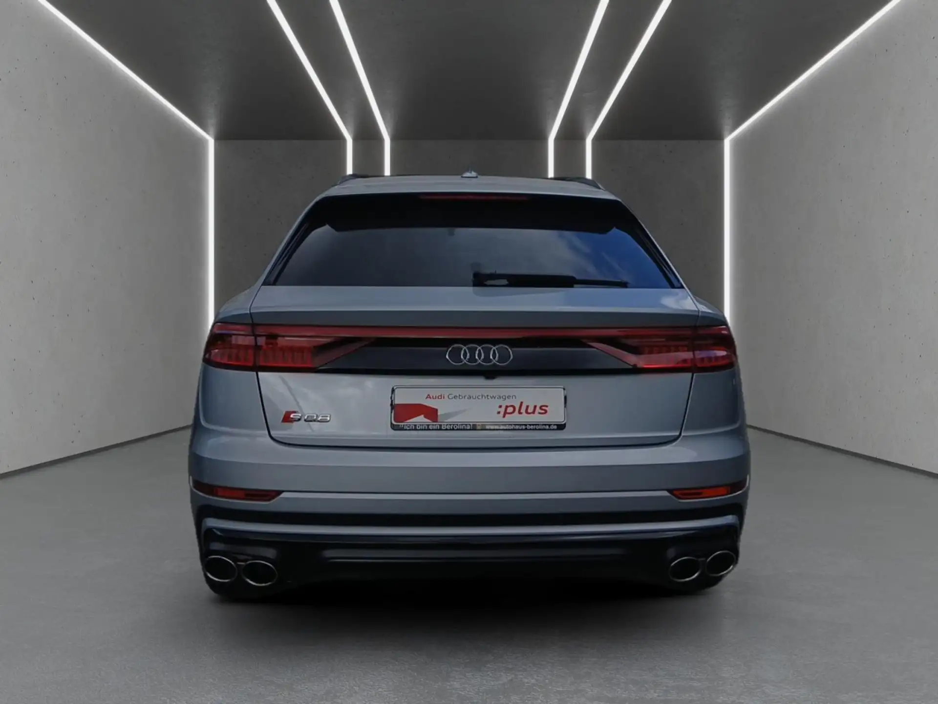 Audi SQ8 2023 은색 사진 5