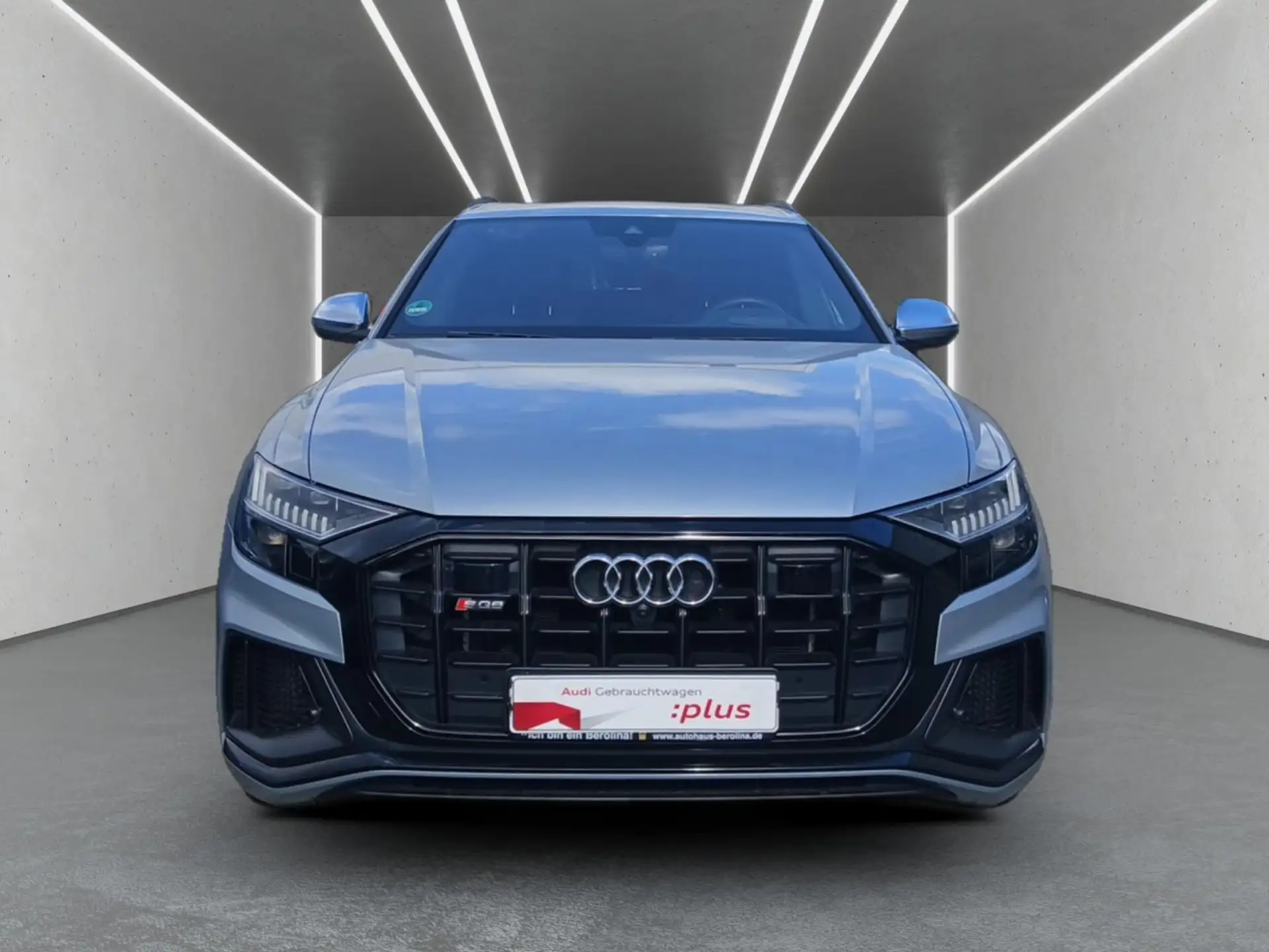 Audi SQ8 2023 은색 사진 4