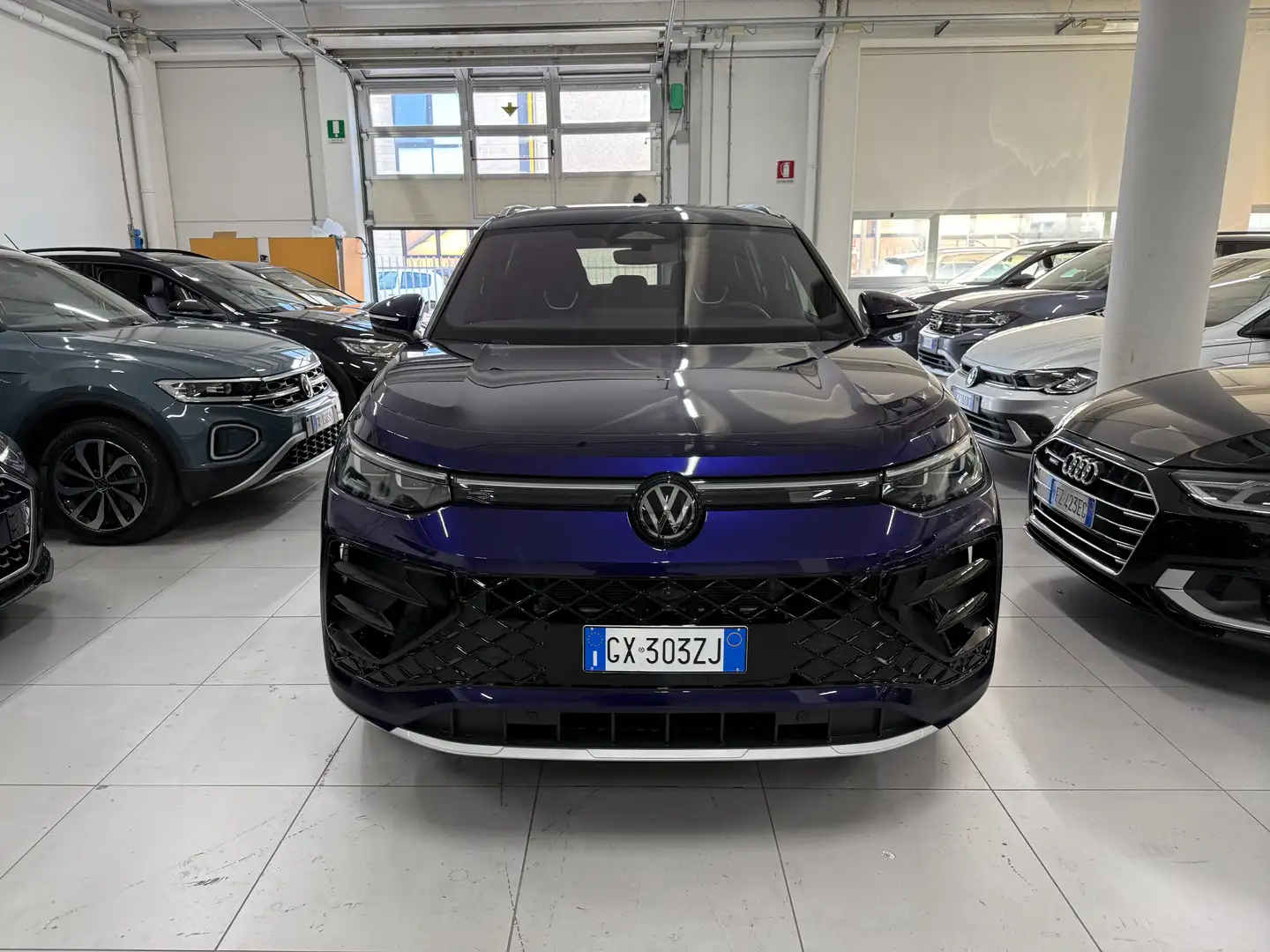 Volkswagen Tayron R-Line Plus 1.5 TSI eHybrid 204 CV DSG SOLO 240km! Mauve - 2