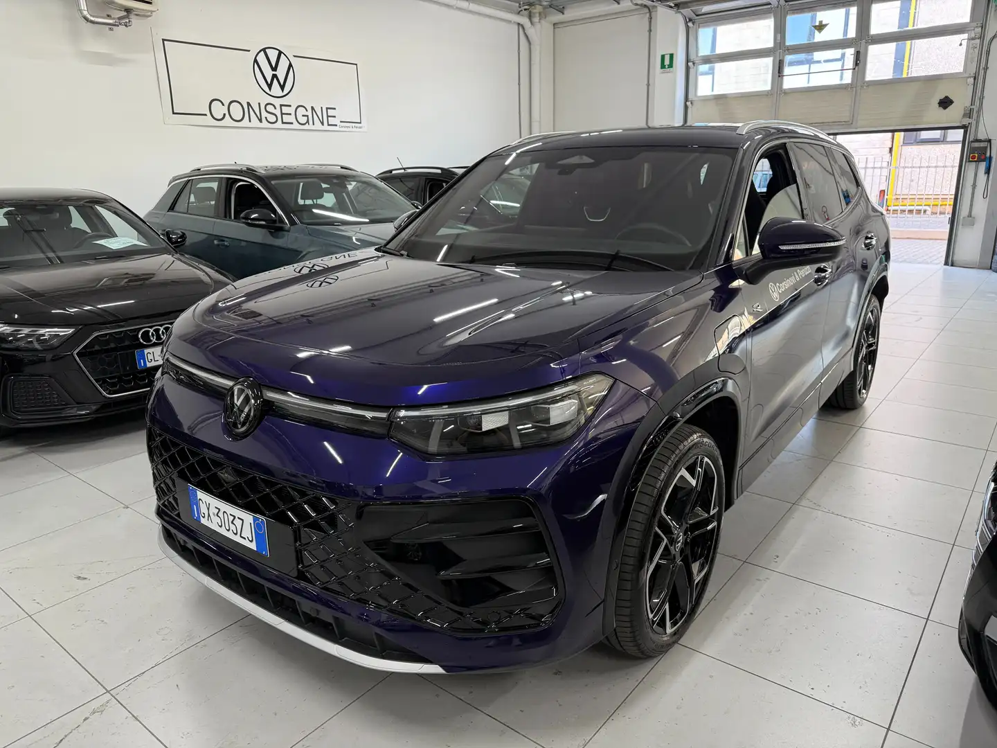 Volkswagen Tayron R-Line Plus 1.5 TSI eHybrid 204 CV DSG SOLO 240km! Mauve - 1