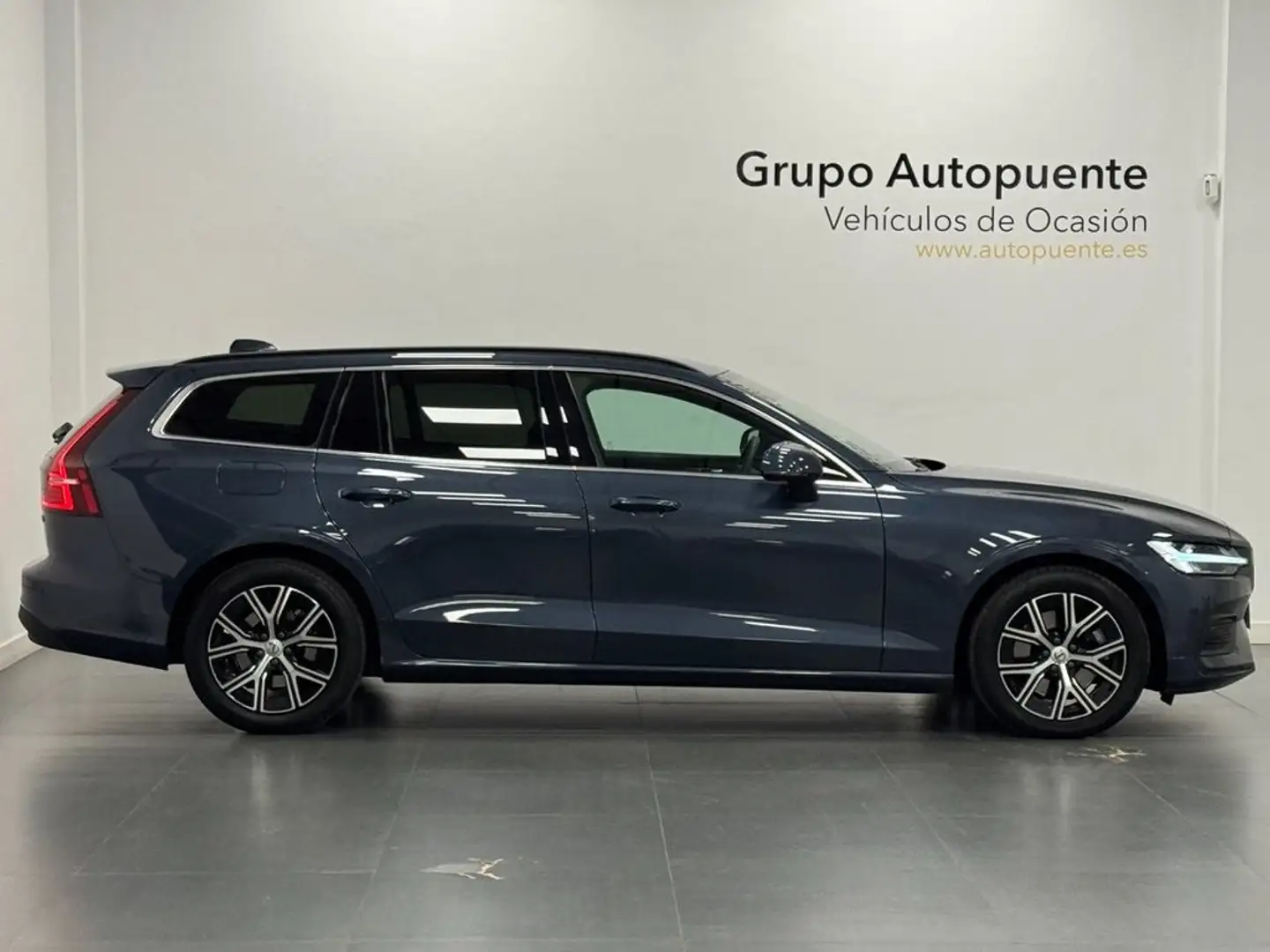 Volvo V60 CORE AUTO Bleu - 2