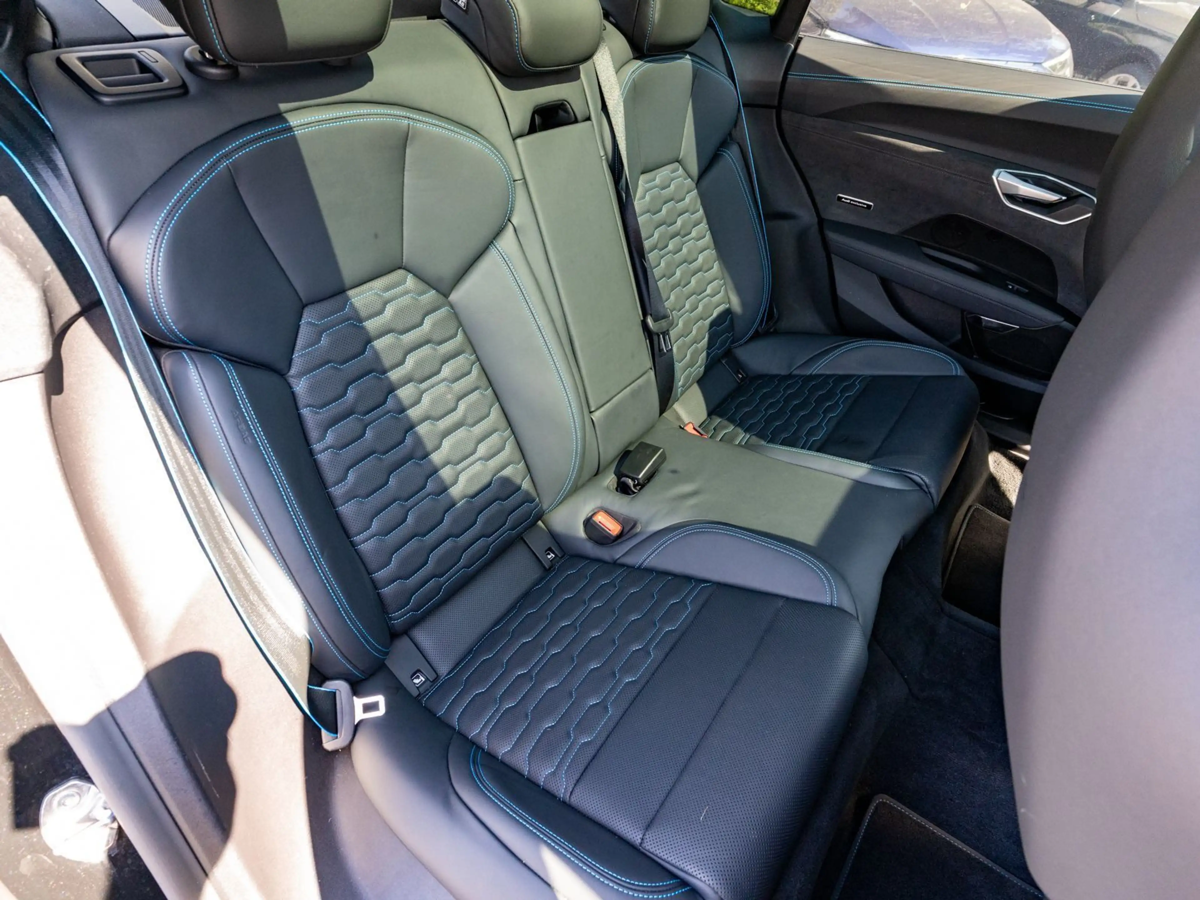 Audi RS e-tron GT quattro 360° KERAMIK B&O LEDER PANO — photo 8