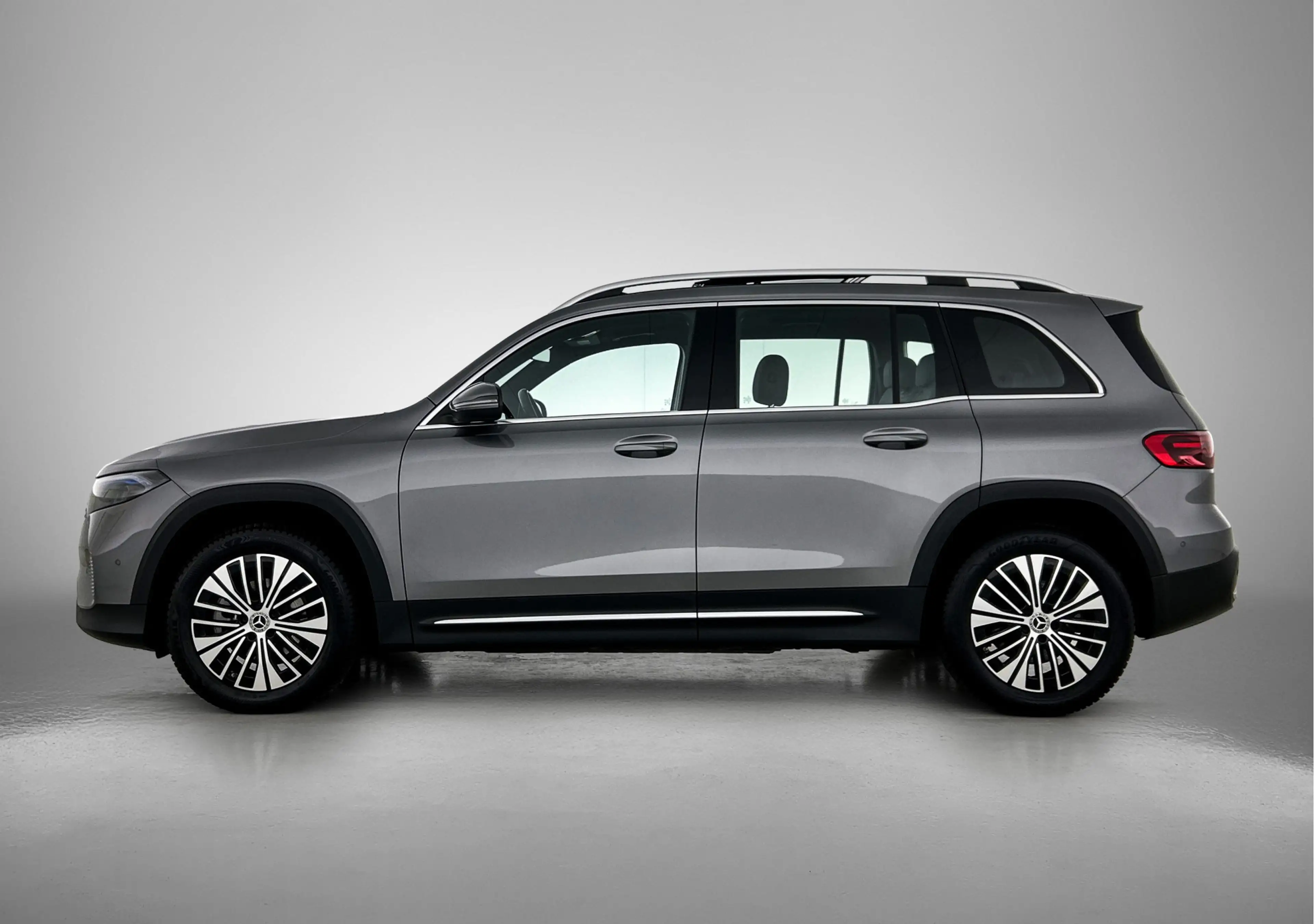 Mercedes-Benz EQB 250 250+ Business Line 7p. 71 kWh 7 Persoons | Panoram — photo 3