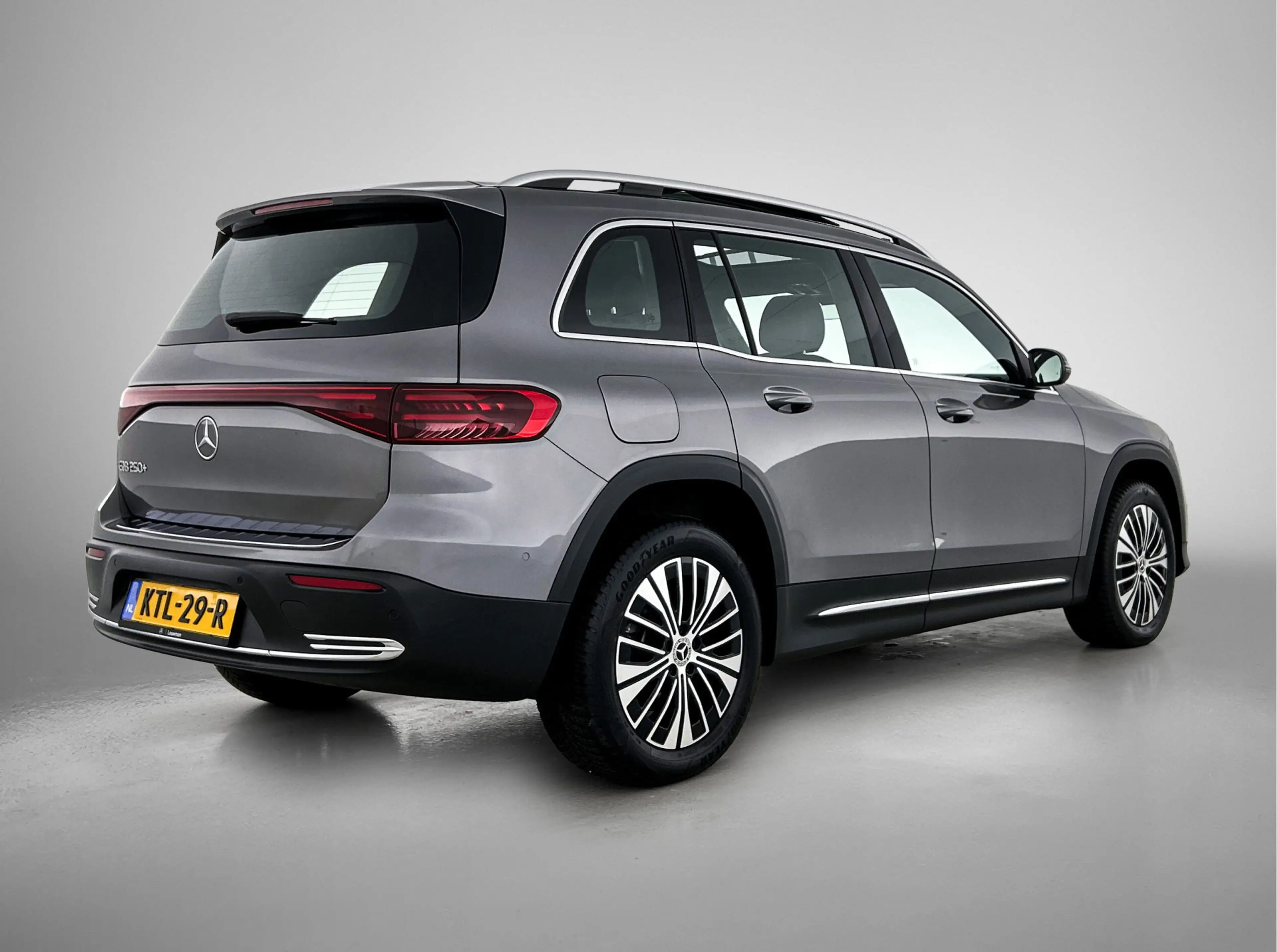 Mercedes-Benz EQB 250 250+ Business Line 7p. 71 kWh 7 Persoons | Panoram — photo 2