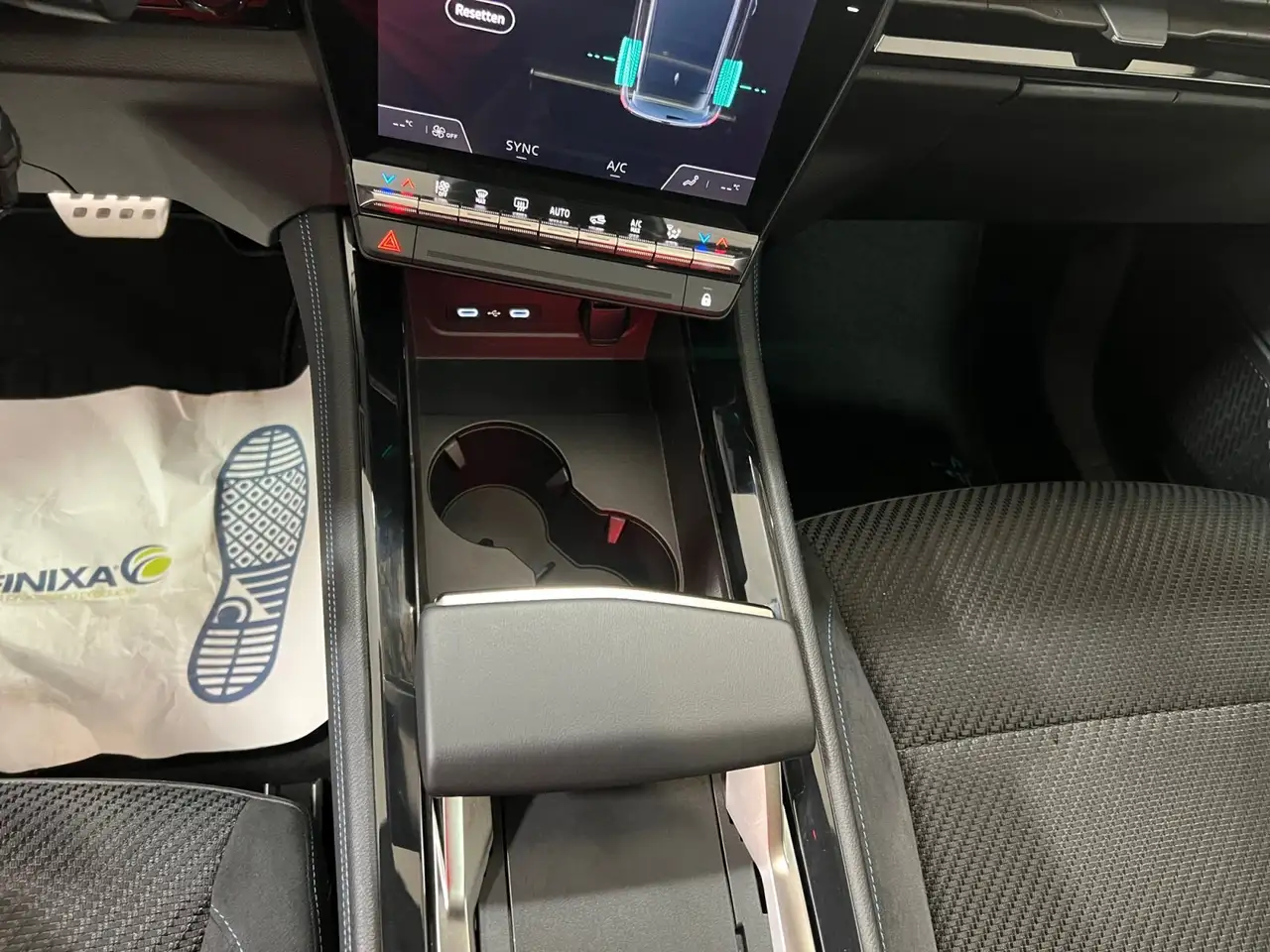 Renault Austral E-Tech Hybrid 200 Esprit Alpine ** Pano Navi/..., миниатюра 21
